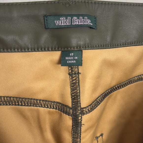 WILD FABLE Low Rise Flare Faux Leather Pants in Olive Sz 17 - Picture 7 of 7
